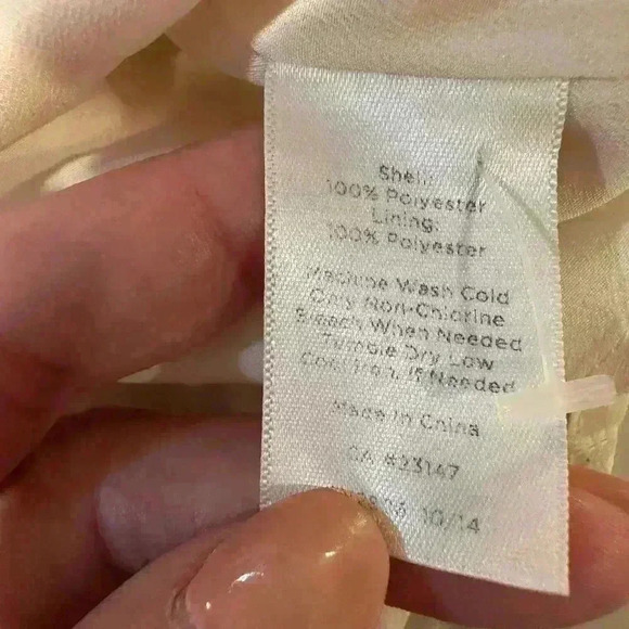 Talbots Ivory 3/4 sleeve Blouse Size Medium Softe Large Petite - Picture 3 of 6